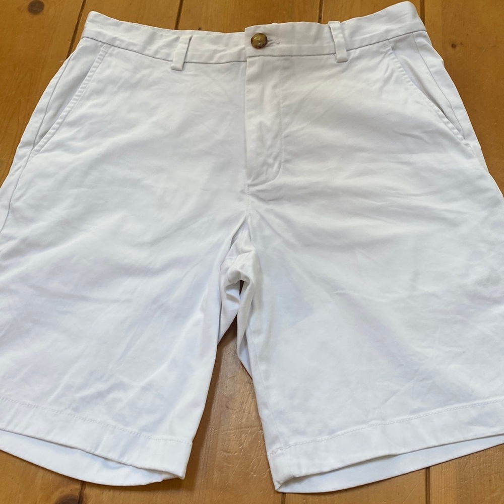 Vineyard Vines white breaker shorts
